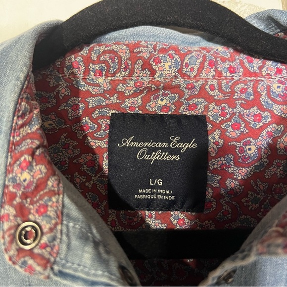 American Eagle Destroyed Denim Shirt Pearl Snaps Floral Lined Size Large - Picture 7 of 12